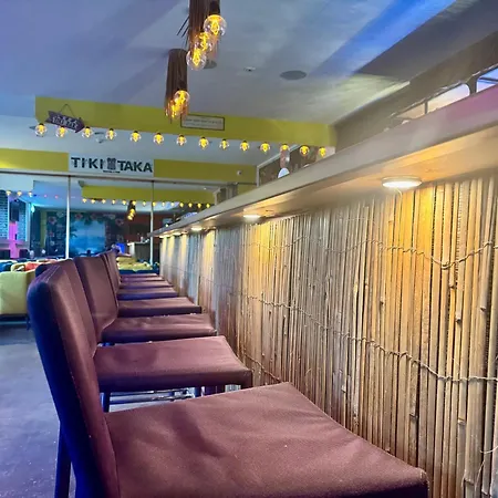 Tiki Taka Hostel & Pub-2